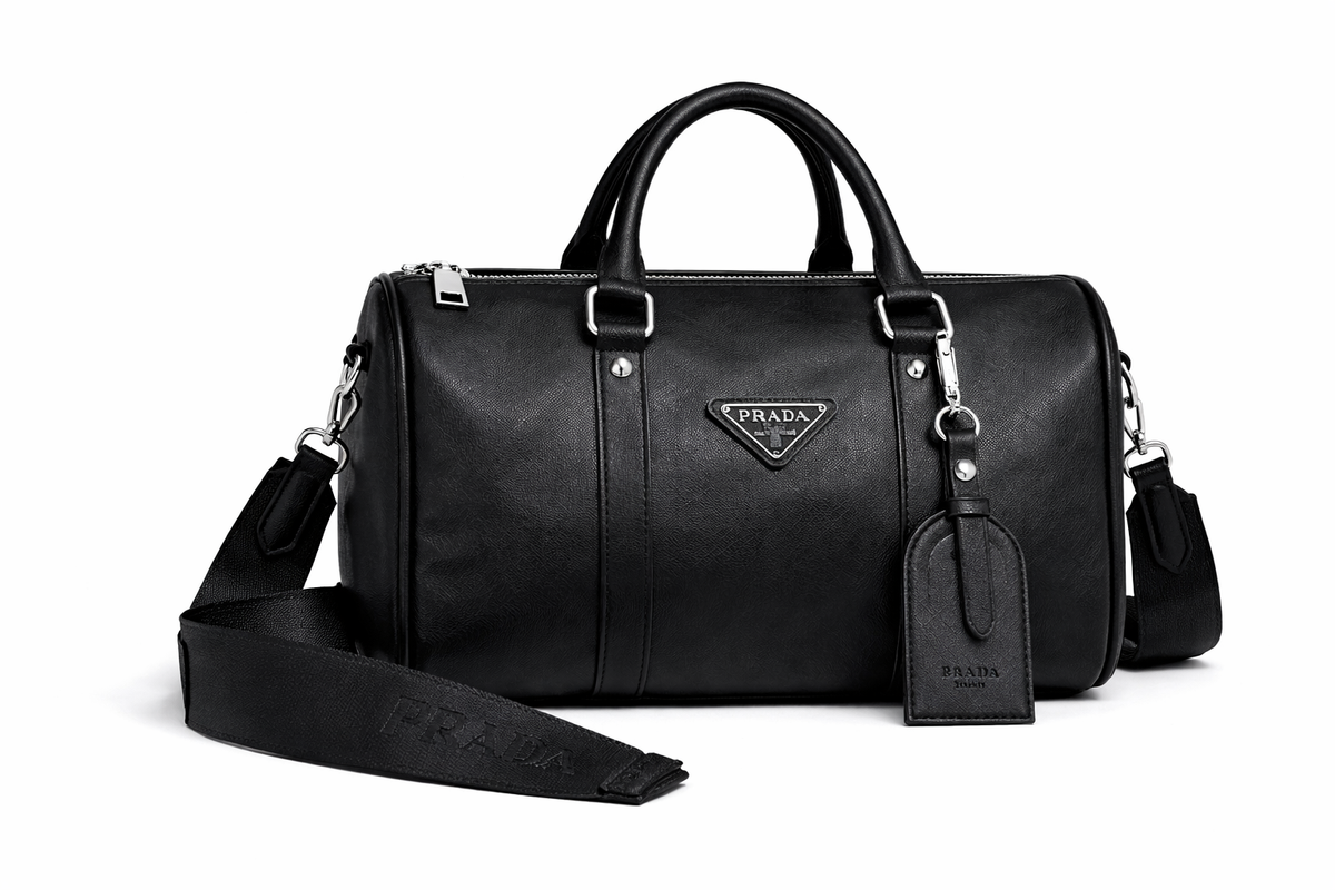 Luxury Black Travel Bag – Bold, Sleek & Timeless